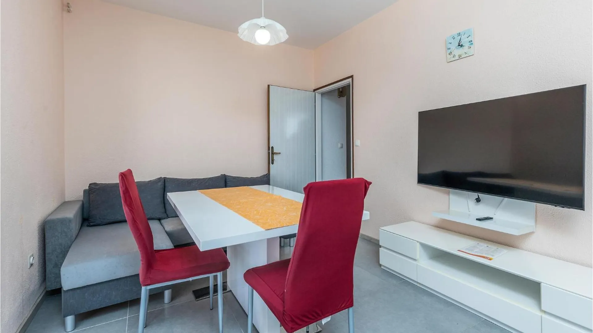 Cozy Apartment In Lovran With Kitchen